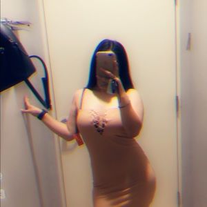 Meet your Posher, Ayline